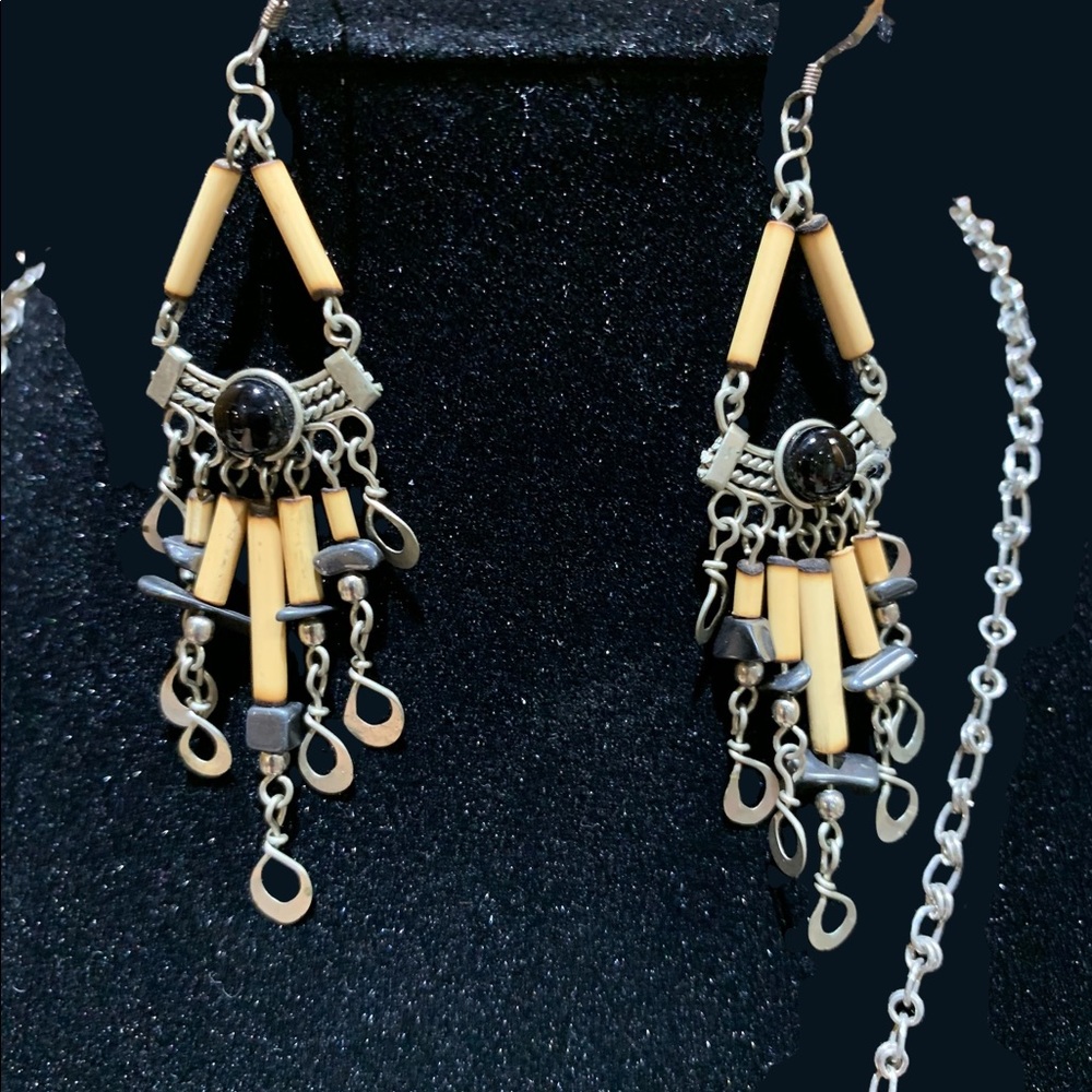 Handcrafted South American wood and metal necklace and earring set GORGEOUS! - Picture 4 of 5